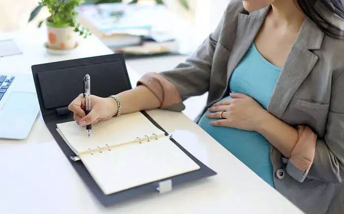 ����ŮԱ�����������ͣ���Ժ���ˣ���˾Υ��