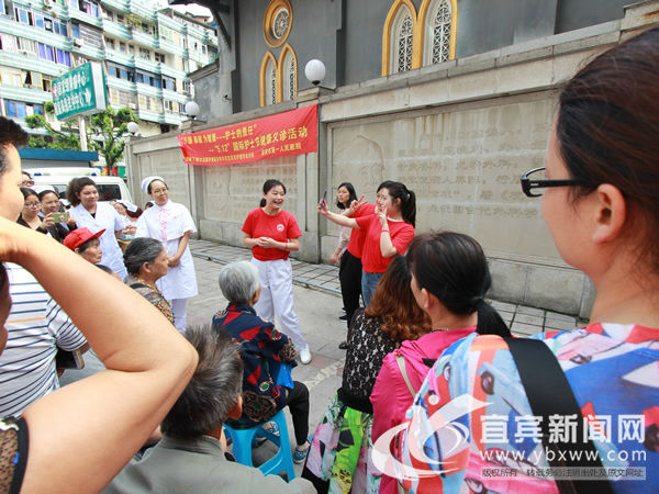 宜宾市第一人民医院:“5·12”护士节 他们用义