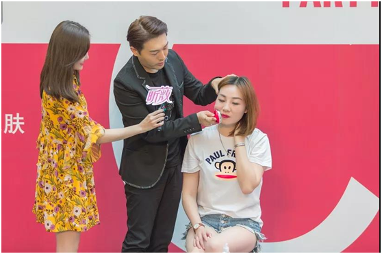 逆龄神器CUK卸妆美肤仪联合《昕薇》杂志发起“