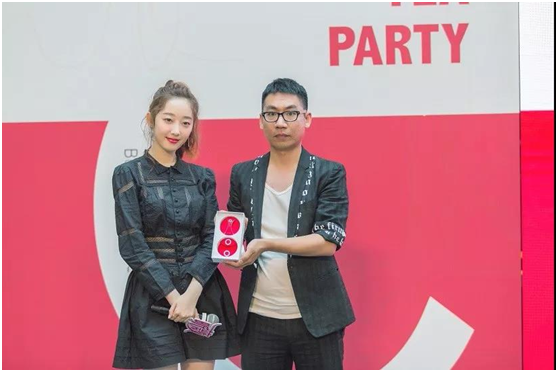 逆龄神器CUK卸妆美肤仪联合《昕薇》杂志发起“